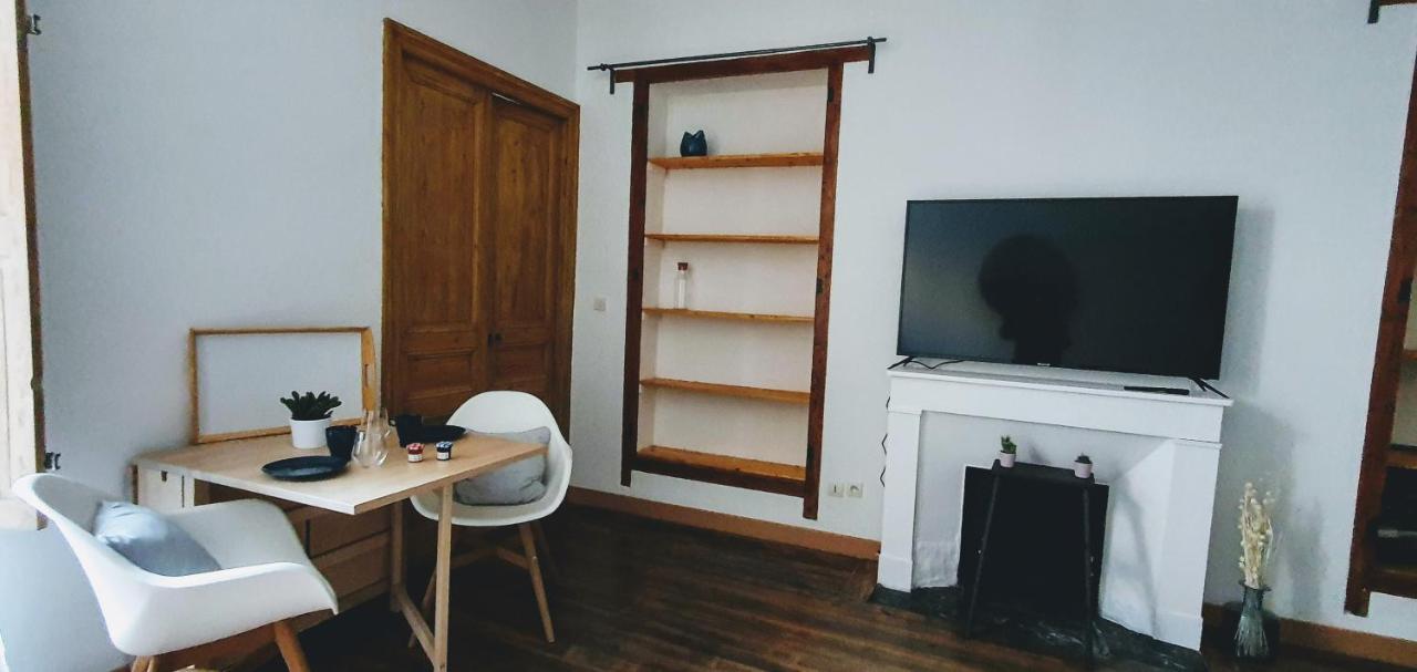 Studio très spacieux avec cour, en plein cœur de ville ! Carcassonne Esterno foto