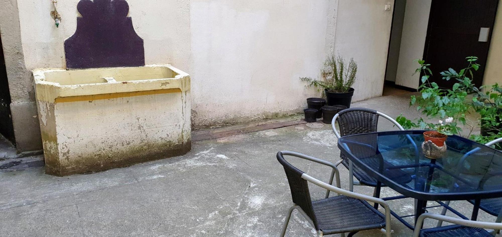 Studio très spacieux avec cour, en plein cœur de ville ! Carcassonne Esterno foto